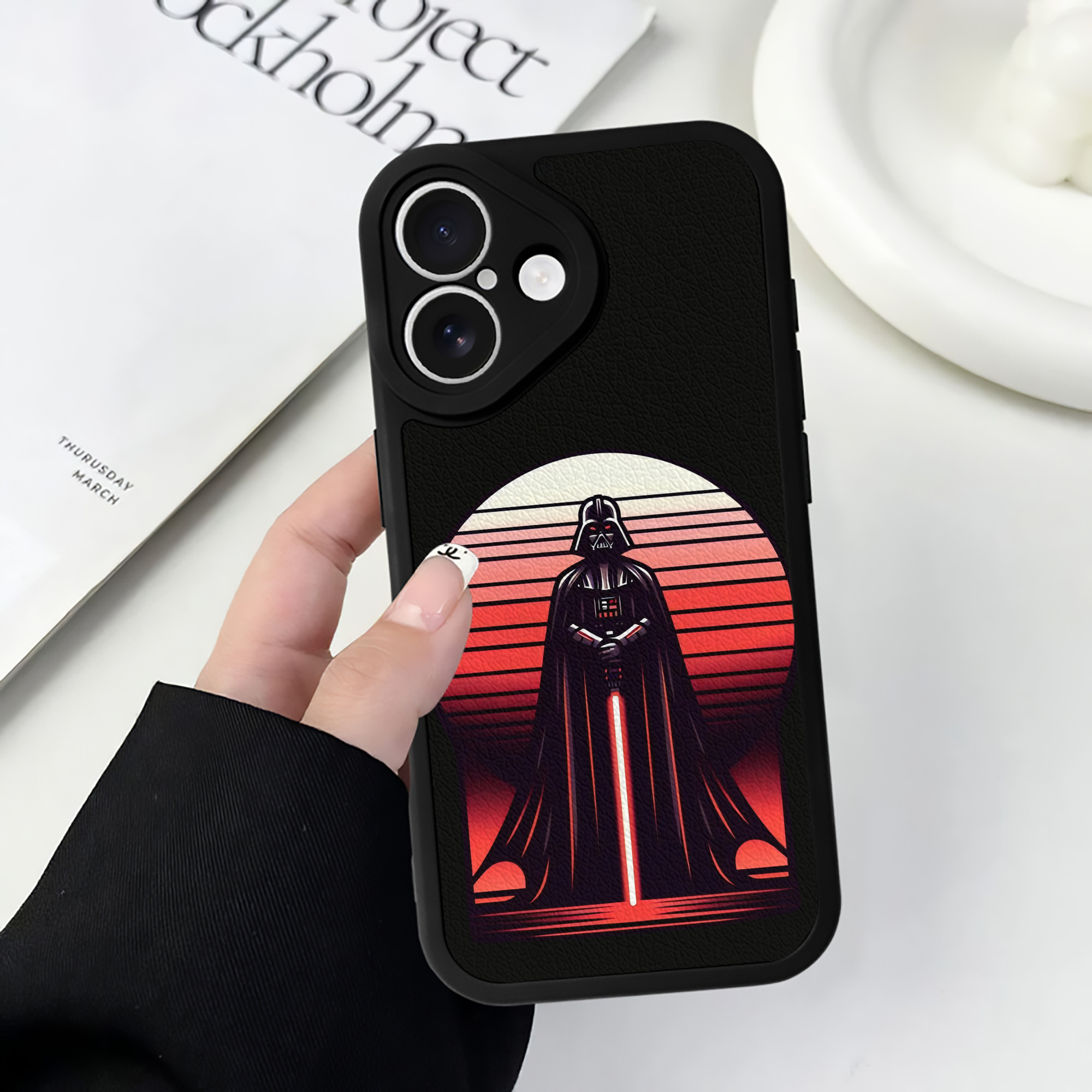 （画像用） スター・ウォーズ Star Wars 【iPhone 16シリーズ対応】シリコンスマホケース（レザー調） 材質：シリコン